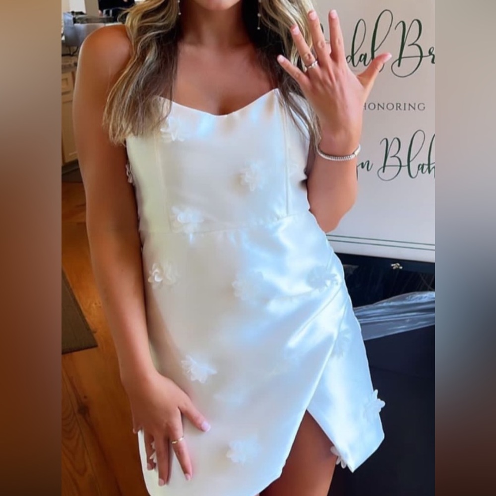 Elegant White Mini Dress
